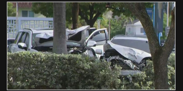 Fatal crash in SW Miami-Dade leaves one dead, one injured